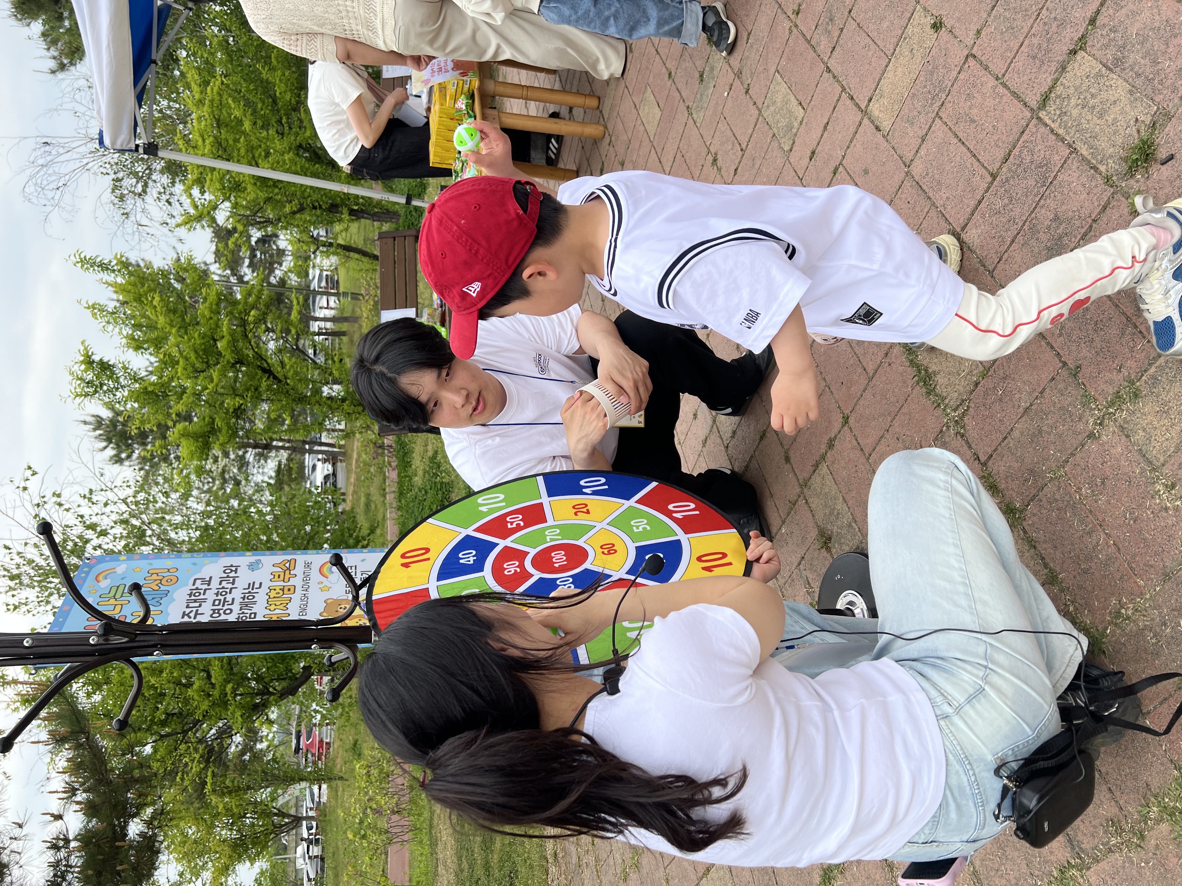 180여명 시민 참여 어린이날 영어체험부스 운영(지역사회연계) 3번째 파일 - 자세한 내용은 본문 참조