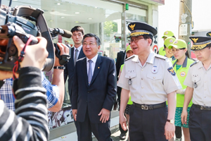 이성한 경찰청장, 청주대 외국인유학생 치안서포터즈 간담회