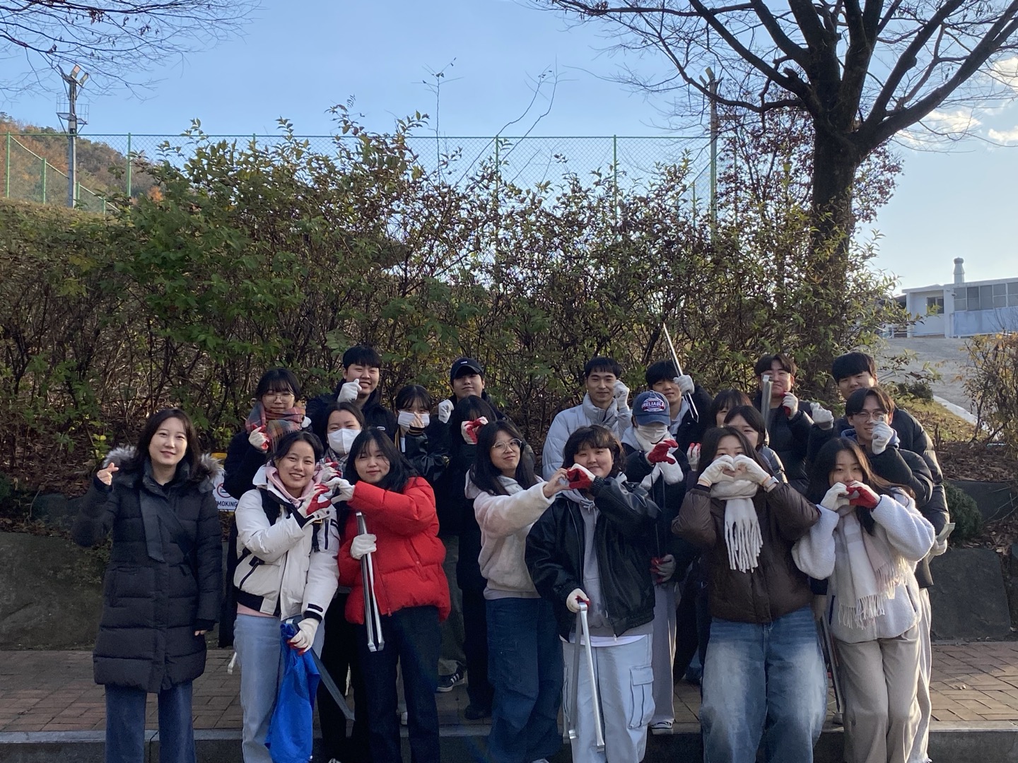 푸른발자국 봉사단과 함께하는 줍+킹데이 이미지