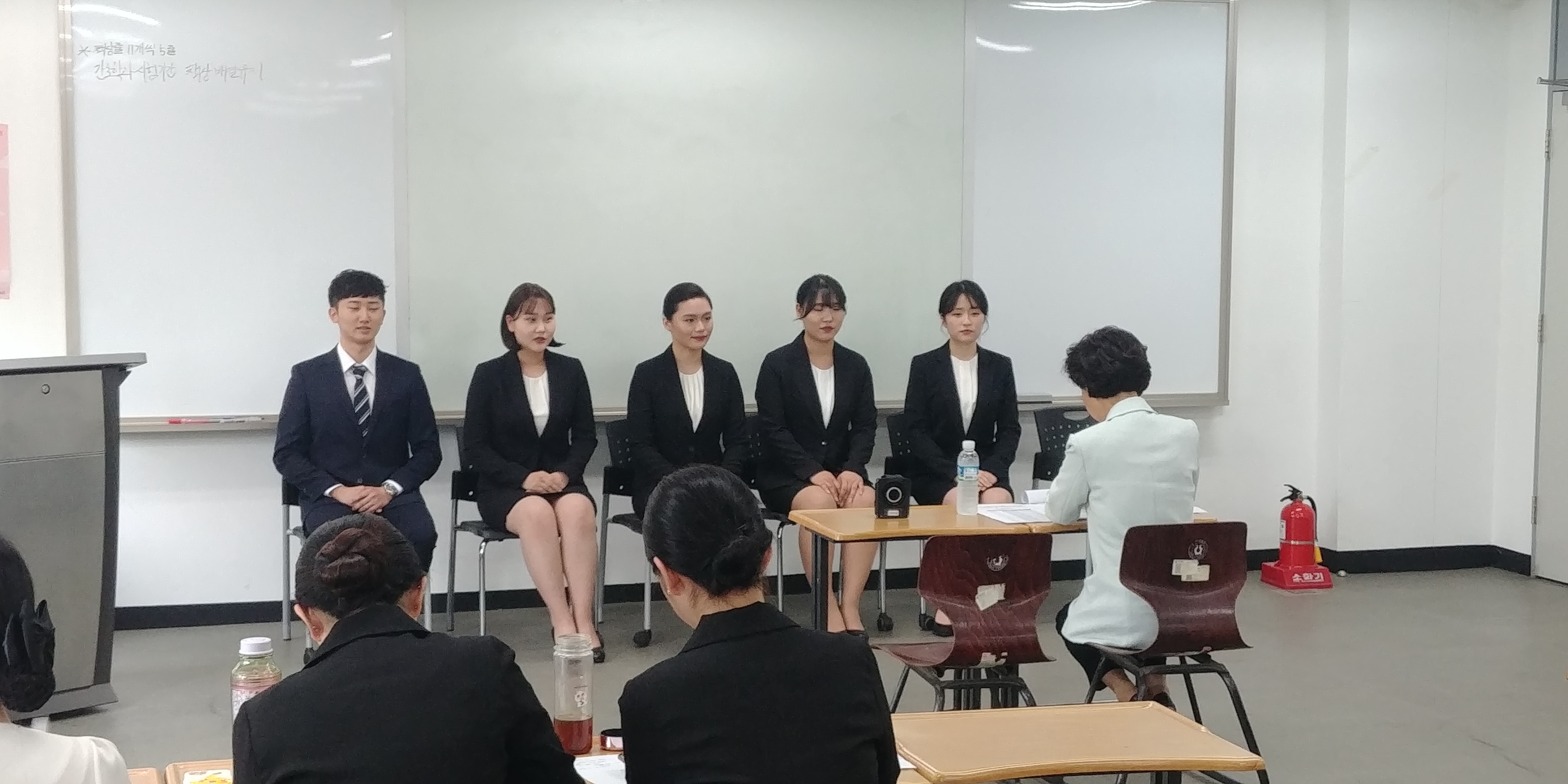 リクルートスーツ part1 	YouTube動画>18本 ->画像>809枚 