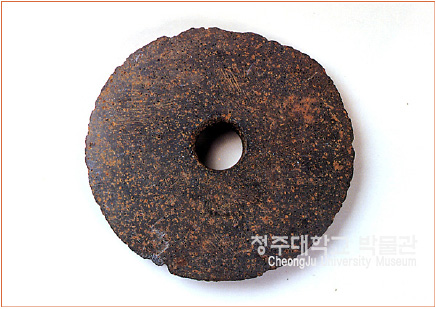 둥근돌도끼(環狀石斧) Disk Shaped Axe 이미지